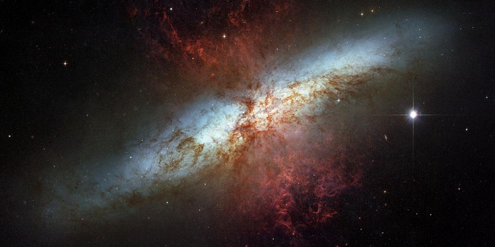 Het sterrenstelsel M82 is een mooi voorbeeld van een Starburst sterrenstelsel