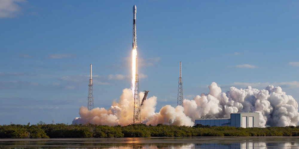 Lancering van een Falcon 9 raket. 