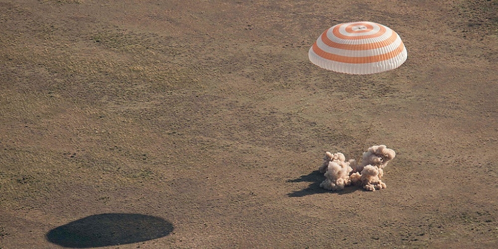Landing van een Russische Sojoez ruimtecapsule