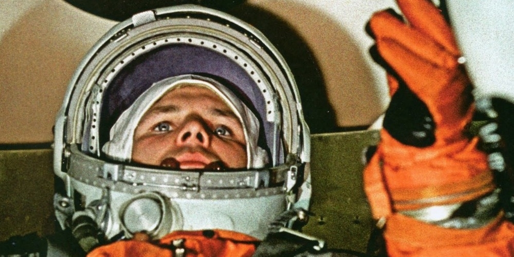 Joeri Gagarin aan boord van de Vostok 1 ruimtecapsule