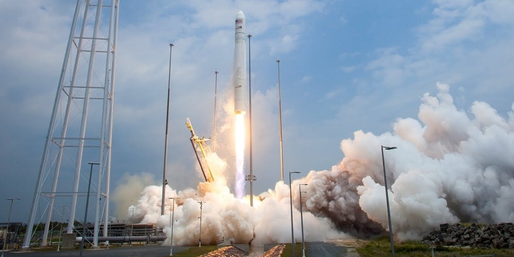 Lancering van een Antares raket. 