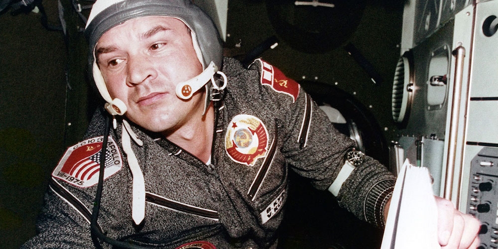 Valery Kubasov tijdens de historische Apollo-Sojoez ruimtevlucht