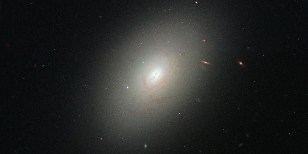 Het elliptisch sterrenstelsel NGC 4150