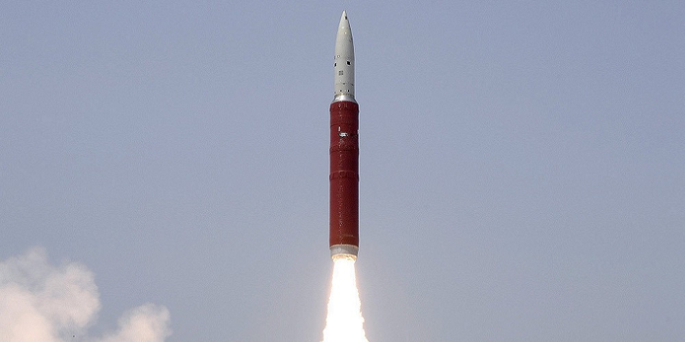 Lancering van een Indiase raket.