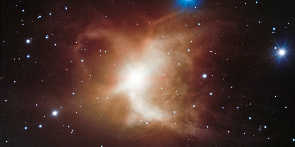 De Toby Jugnevel (IC 2220) is een zogeheten reflectienevel op een afstand van ongeveer 1 200 lichtjaar