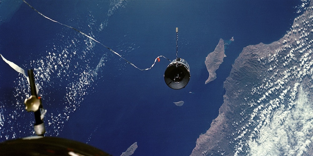 De Agena rakettrap gezien door de Gemini 11 ruimtecapsule