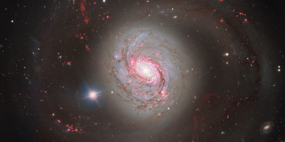 ESO’s Very Large Telescope (VLT) heeft een magnifieke opname gemaakt van het balkspiraalstelsel Messier 77.