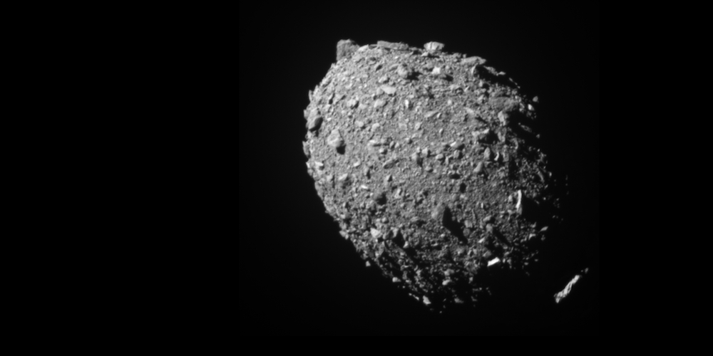 Opname gemaakt door de DART ruimtesonde van de asteroide Dimorphos.
