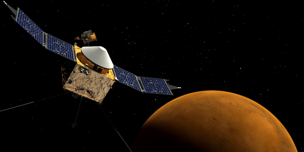 Artistieke impressie van de MAVEN ruimtesonde in een baan om Mars