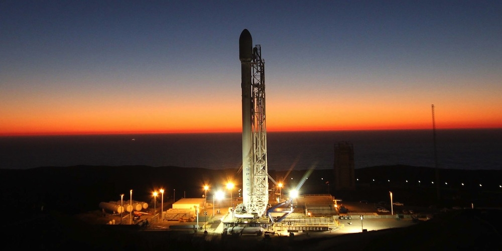 De Falcon 9 v1.1 raket op de Vandenberg lanceerbasis in Californië