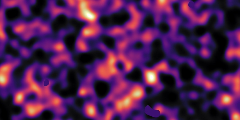 Deze kaart van de donkere materie in het heelal is gebaseerd op gegevens van de KiDS-survey, die is uitgevoerd met de VLT Survey Telescope van de ESO-sterrenwacht op Paranal (Chili). Hij toont een uitgestrekt web van dichte (lichte) en lege (donkere) gebieden.